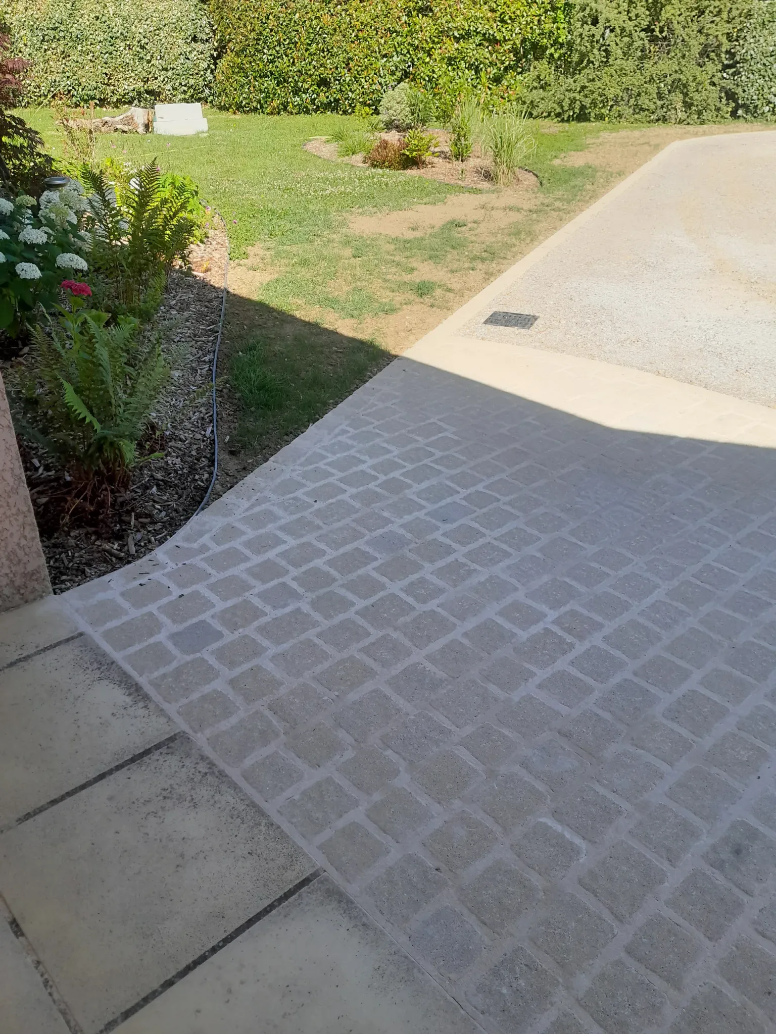Pavage et bordures à Bessières, vue 3 du chantier