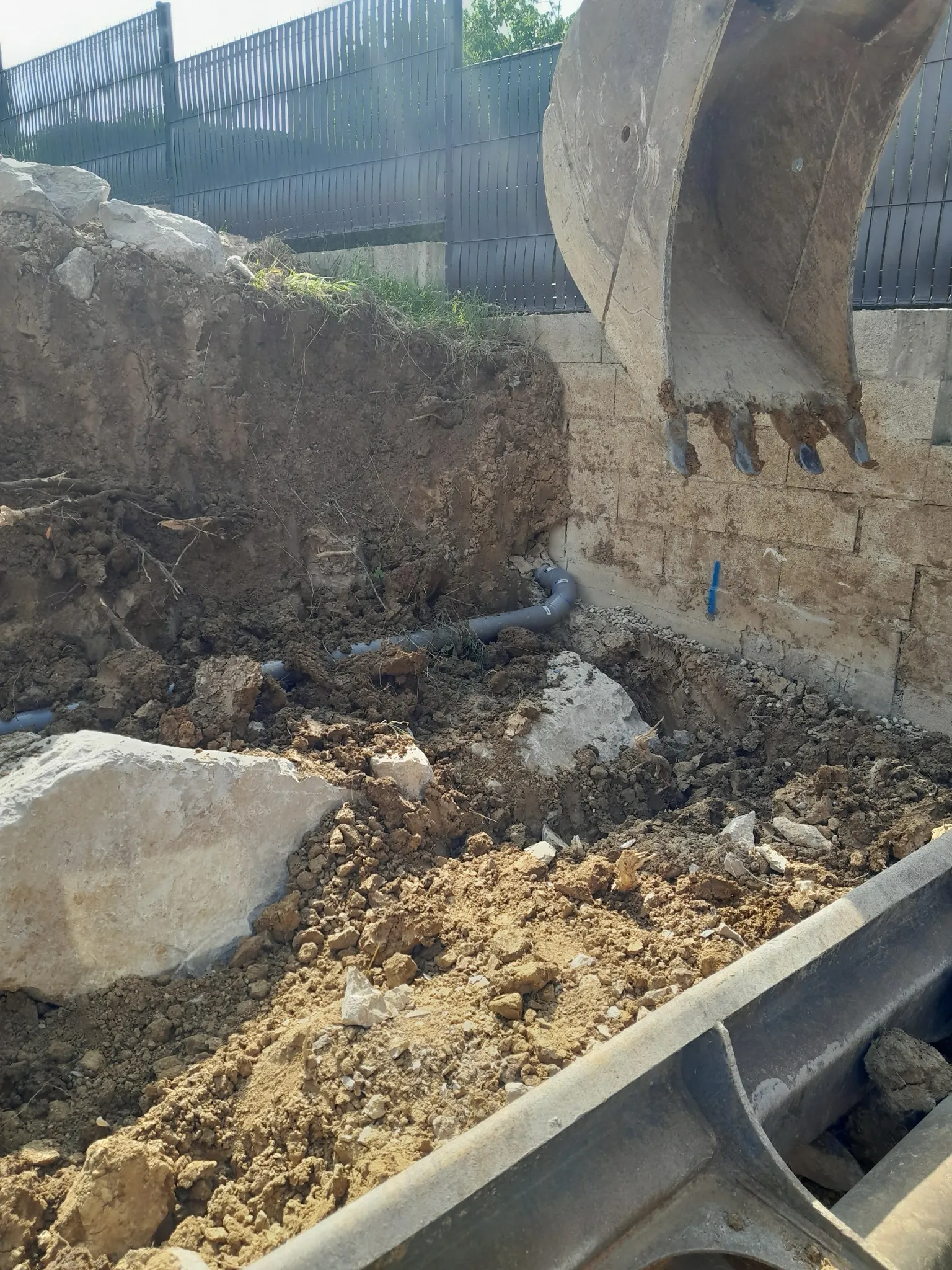 Enrochement de soutènement à Bondigoux, vue 3 du chantier